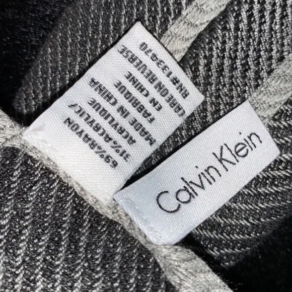 CK Lightweight Scarf - Picture 6 of 8